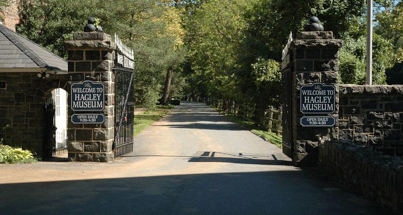 Entrance to Hagley Museum along the banks of the Brandywine Creek. Photo by Littleinfo/wiki.