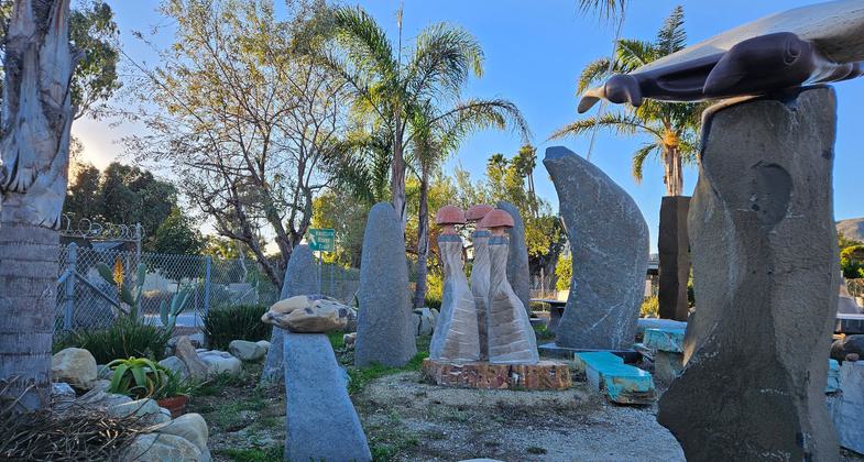 Ventura River Trail at Rex Street Trailhead near Art City stone garden. Photo by Sue Crowe.