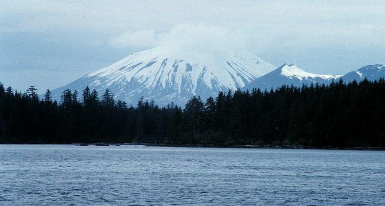 Mt. Edgecumbe. Photo by Adam wiki.