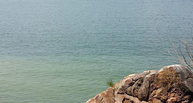 Fairfield Bay Marina at sundown. Photo by Brandonrush.