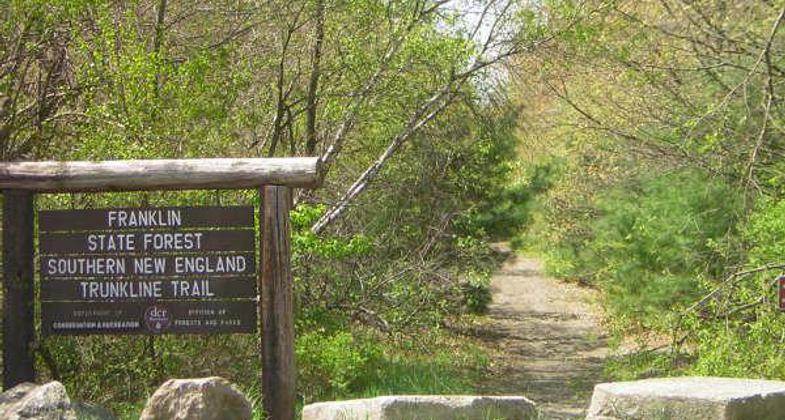 Start of trail in Franklin, MA. Photo by Scott Benoit.