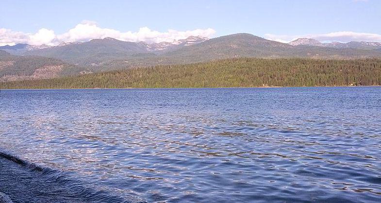 Reeder Bay on Priest Lake. Photo by Sbenak.
