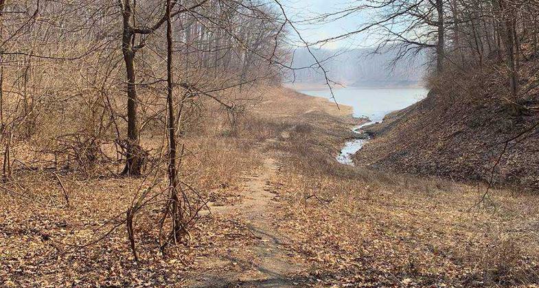 Chief Illini Trail near Lone Point. Photo by Mike Mitchell.