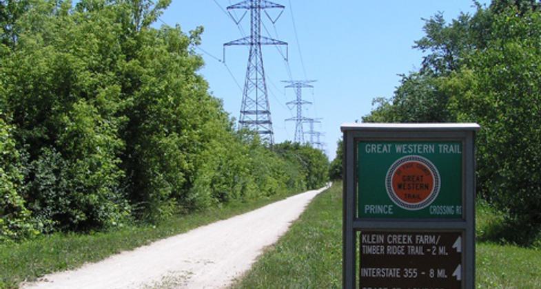 Eastern section of the Great Western Trail at Prince Crossing in West Chicago, at the western terminus. Photo by Lpangelrob.