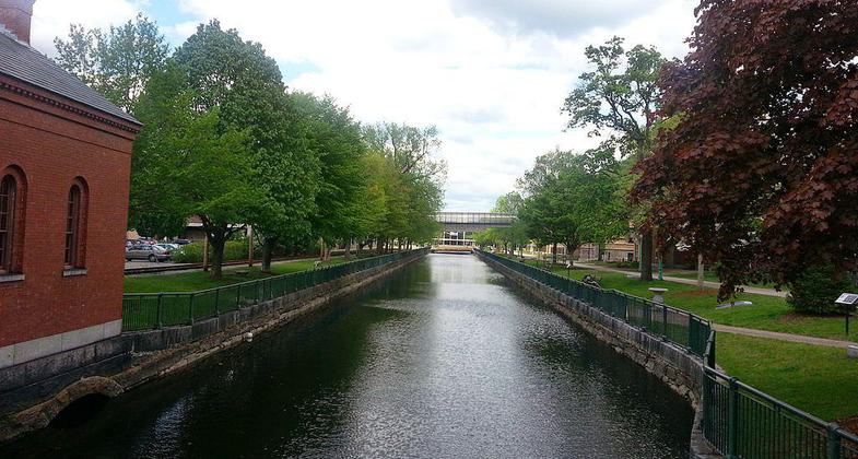Western Canal in Lowell. Photo by Bernie Ongewe wiki.