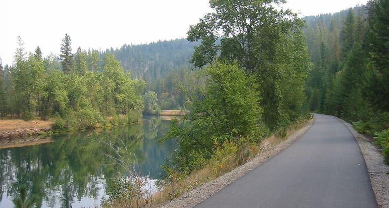 Trail of the Coeur d'Alenes as it follows the river in Idaho. Photo by Todd Murray/wiki.