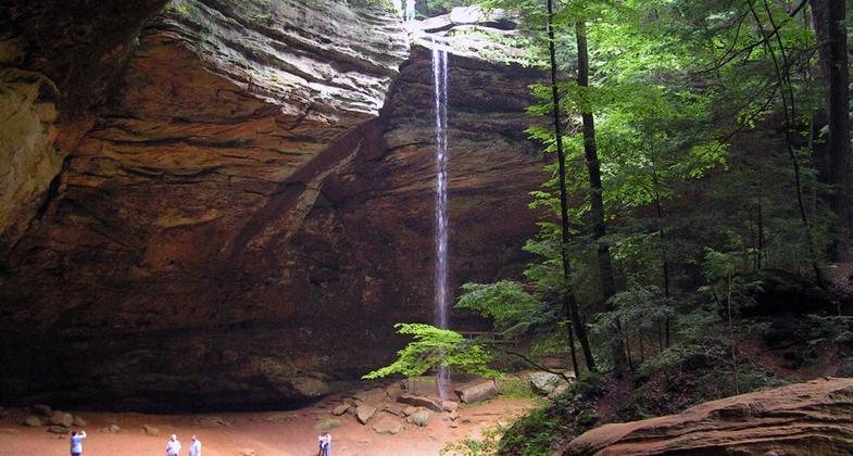 Ash Cave is one of the sights along the trail. Photo by Ramseybuckeye.