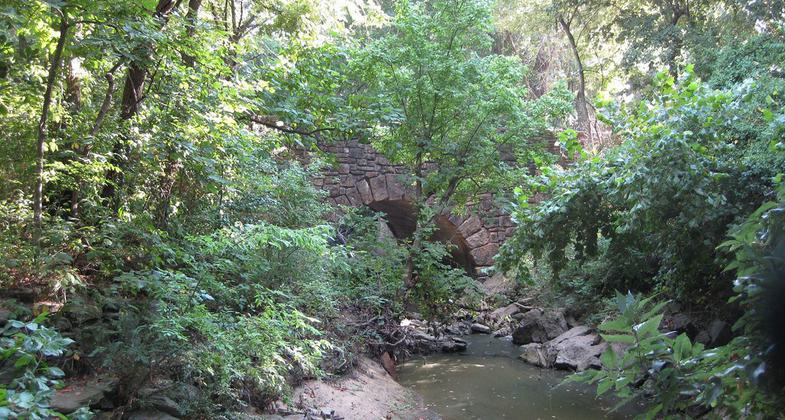 A bridge in Wintersmith Park in Ada, OK. Photo by holt9359/wiki.
