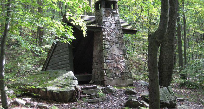 Along Laurel Highlands Trail. Photo by Ron Shawley wiki.