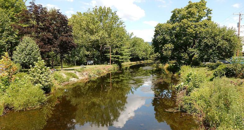 Lehigh Canal in Walnutport. Photo by Shuvaev wiki.