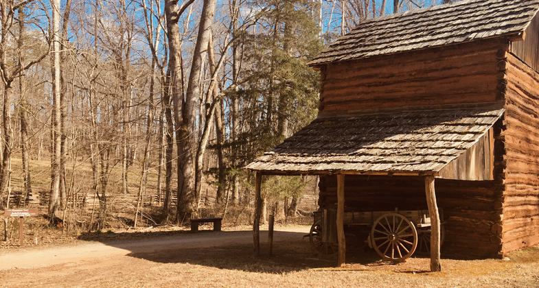 Replica tobacco barn at the entrance of the Jack-O-Lantern Branch Trail. Photo by Donna Kridelbaugh.