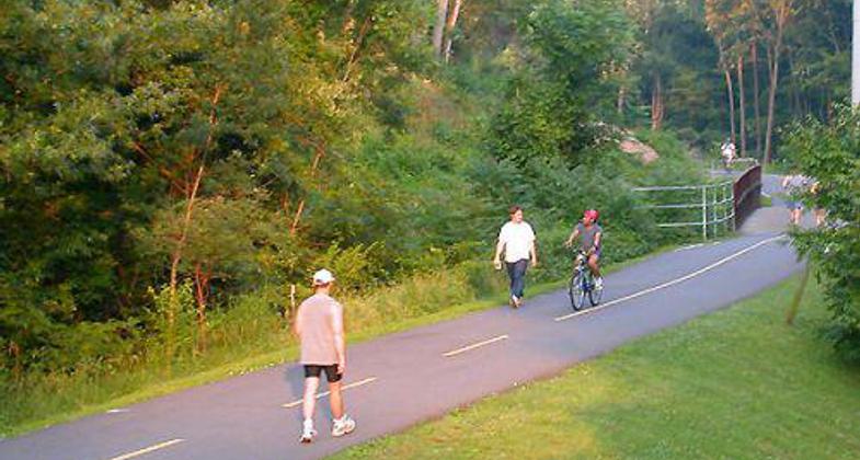 Washington and Old Dominion rail trail in Arlington, Virginia (June 7, 2004).