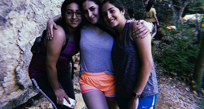 Group photo. Recently graduated students from the city on their first hike. Photo by Mindy Pribbernow Eaton.