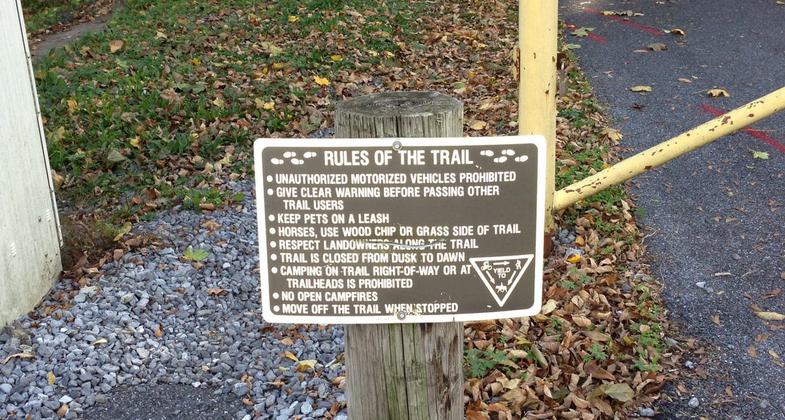 Trail Rules. Photo by Yocumz/wiki.