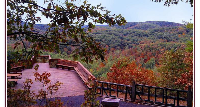 Green Ridge Overlook. Photo by subgirl/wiki.