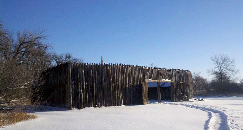 The reconstruction of Fort Mandan in winter. Photo by Gooseterrain2/wiki.
