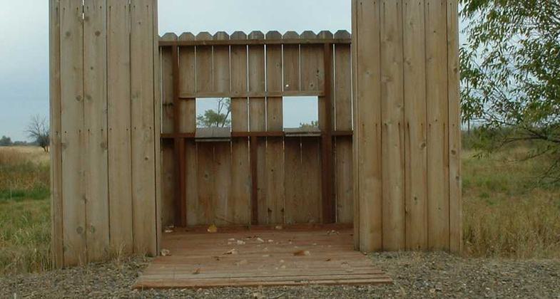 Display Pond Trailhead. Photo by Carmen Luna.