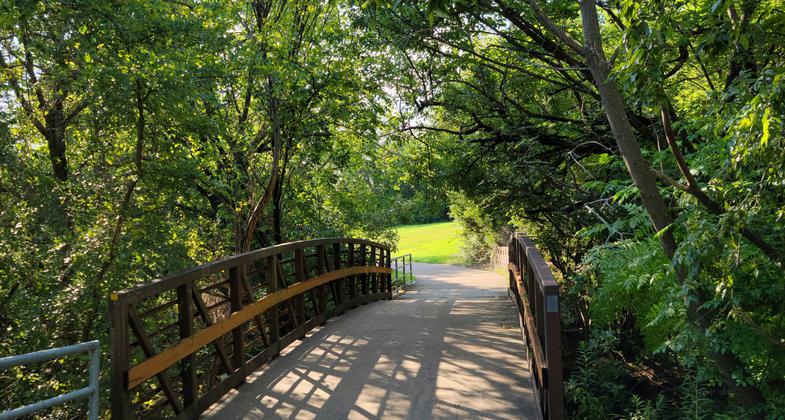 Bench at Big Lake Park on east branch of Chisholm Trail. Photo by Jonathan Wise.