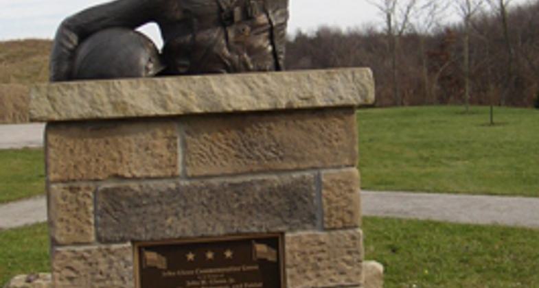 Canal boat and visitors center. Photo by Stark County Park District.