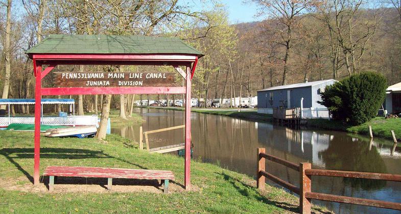 Pennsylvania Main Line Canal, Juniata Division. Photo by Pubdog.