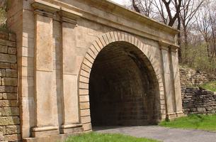 Staple Bend Tunnel Trail