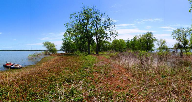 North Side of Grapevine Lake. Photo by Dameon Hudson wiki.