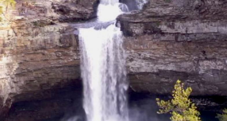 New waterless comfort station at trailhead. Photo by Rob Grant.