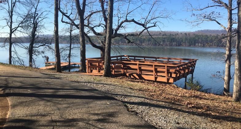 Lakeside observation area located just off trail. Photo by Donna Kridelbaugh.