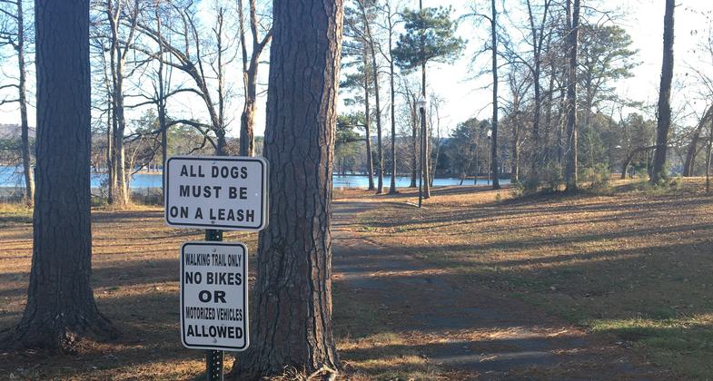 The walking trail is located within Scottsboro City Park. Photo by Donna Kridelbaugh.