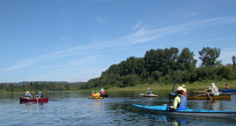 boaters on Willamette.