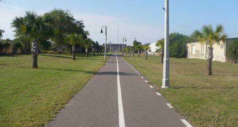 Trail facing Federal Courthouse.