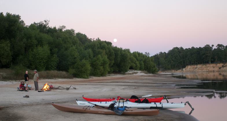 Estifinulga moonrise. Photo by Doug Alderson.