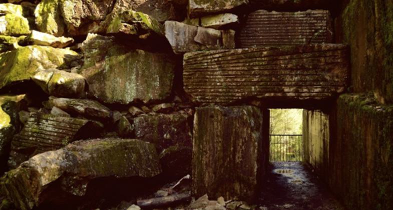 Keyhole entrance to Ross Marble Quarry at Ijams. Photo by Adventures On Earth
