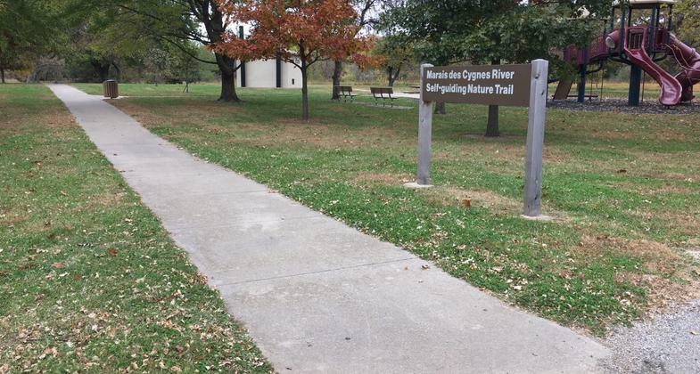 Outlet Campground Trail System Trailhead 1. Photo by Gina Pate