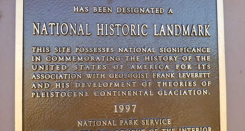 Marker for Farmdale National Historic Landmark