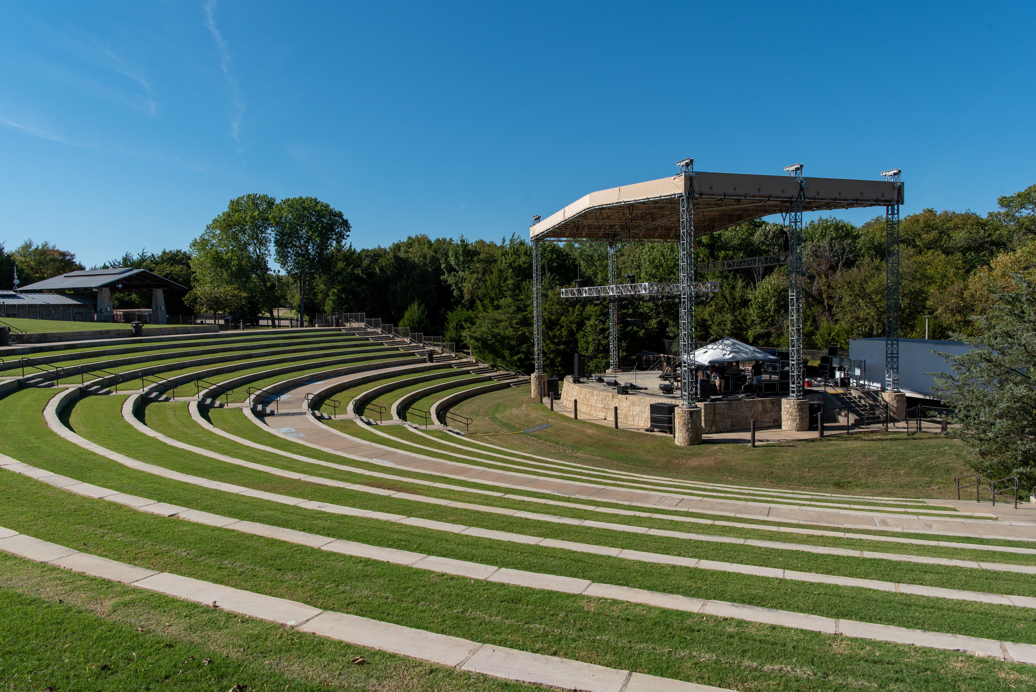 4018 350 12 Amphitheater