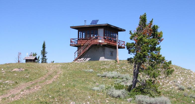 Garnet Mountain fire lookout, now a rental cabin. Photo by USDA Forest Service.