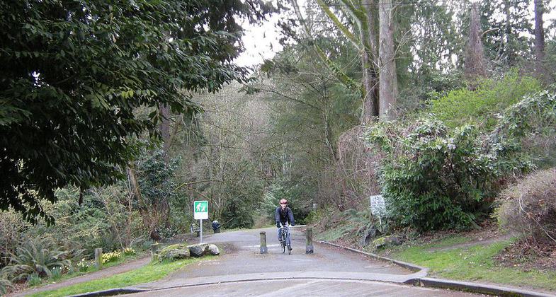 Washington Bike Path. Photo by Joe Mabel wiki.
