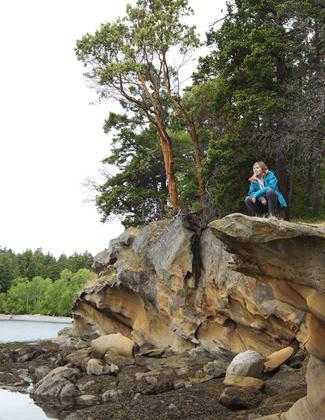 Eroded sandstone cliffs on the Cascadia Marine Trail. Photo by M. Passo.