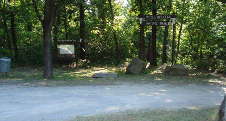 Skull Hollow Nature Trail - Trailhead.