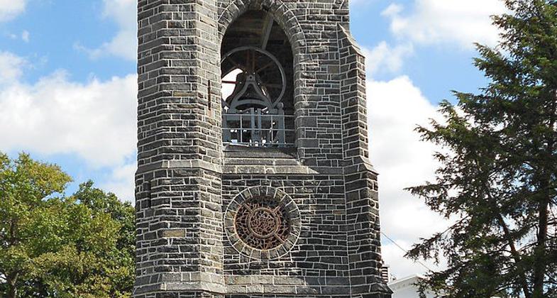 Laurel Hill Cemetery Gatehouse. Photo by Bestbudbrian.