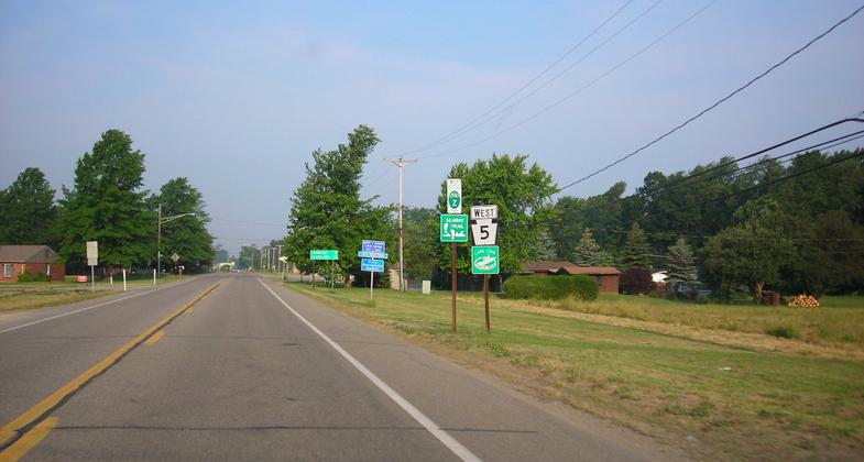 Westbound on Pennsylvania Route 5, part of the Great Lakes Seaway Trail. Photo by Doug Kerr.