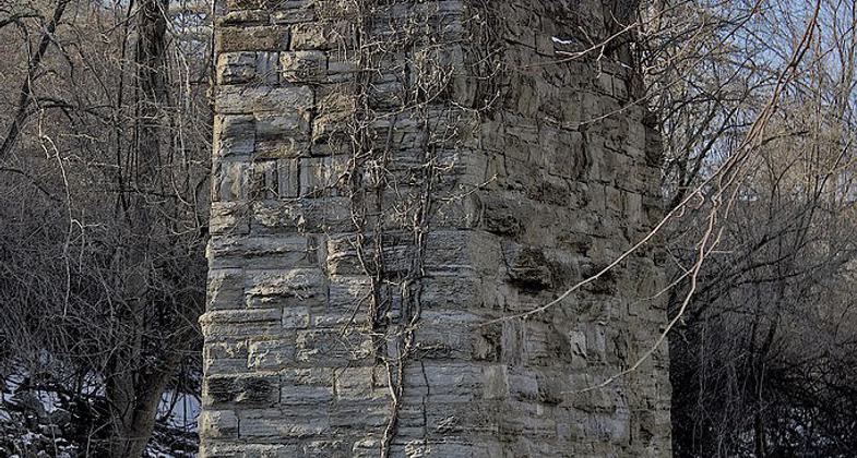 Womelsdorf Mill complex, Tulpehocken Creek Historic District, stone bank barn. Photo by Shuvaev.