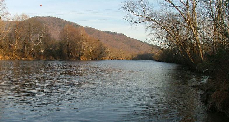 Hiwasee River. Photo by ChristopherM.