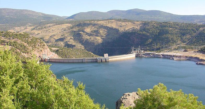 Flaming Gorge Dam top view. Photo by Frans-Banja Mulder wiki.