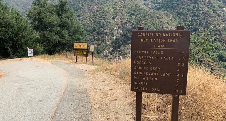 Gabrielino Trail sign at Chantry Flat (eastern) trailhead. Photo by Cris Hazzard, HikingGuy.com.